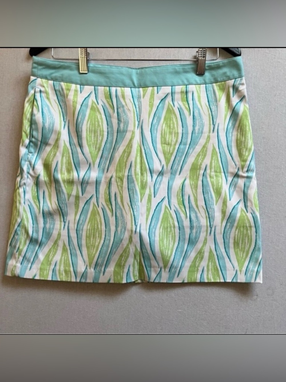 Greg Norman Collection Artistic Brushstroke Golf Skort - Size 8